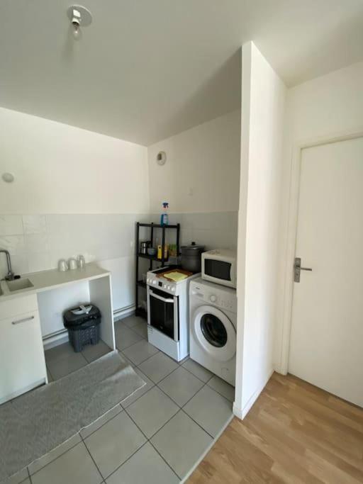 Grand Appartement Entier Situe A Aulnay-Sous-Bois Exteriör bild